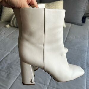 Sam Edelman Codie Square Toe Bootie in Bright White Sz 8.5M